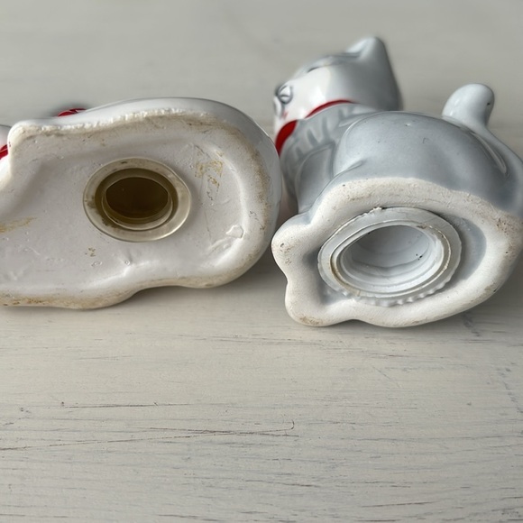 Kittens with Bows! Vintage Ceramic Salt & Pepper Shakers - Picture 4 of 8